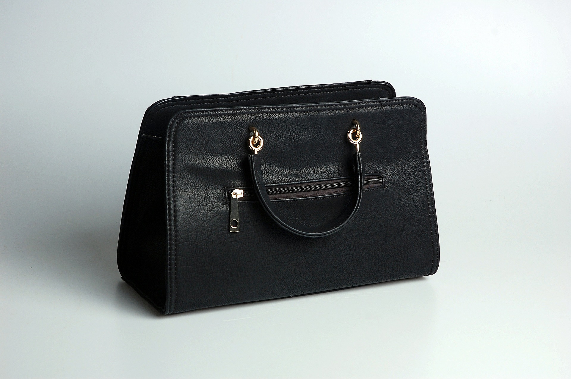 handbag-600398_1920