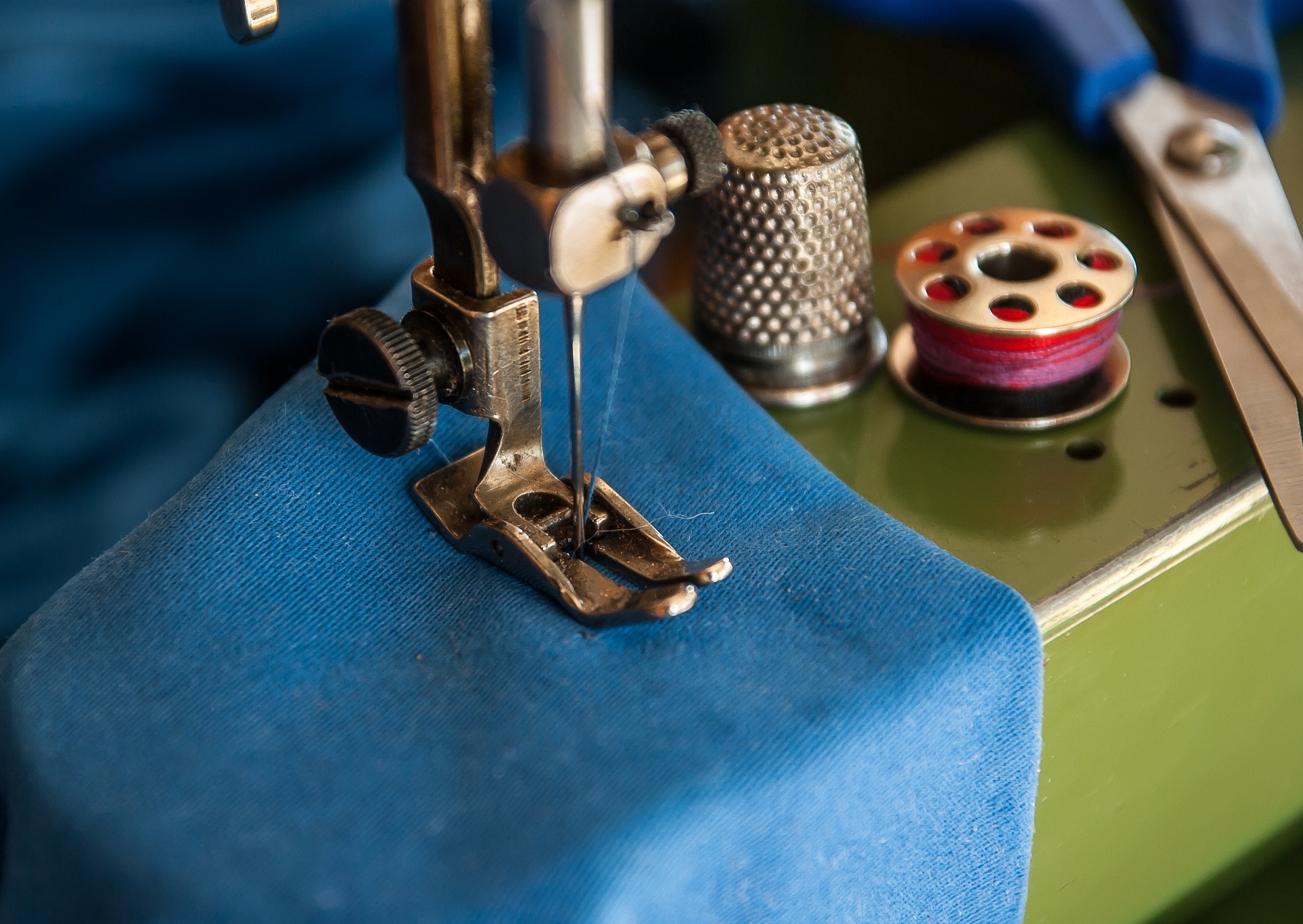 sewing-machine-1369658_1920
